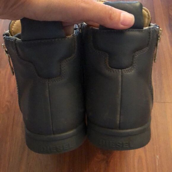 Diesel Nentish gray leather high top zip around sneaker. Size 8. - Picture 6 of 9